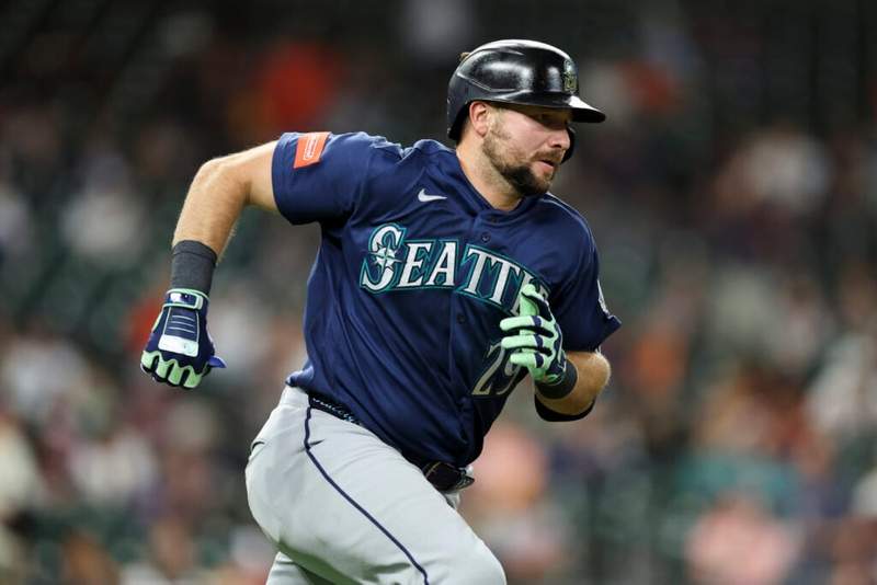 How Mariners star Cal Raleigh ended the longest hitless streak of his career
