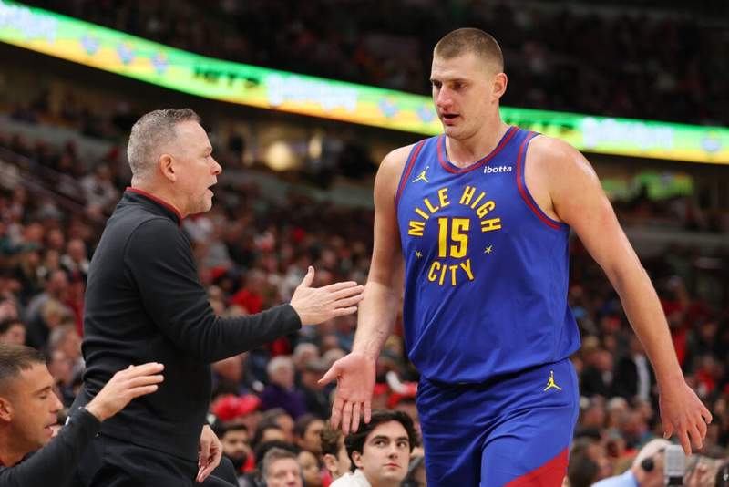 Mike Malone snubs Nikola Jokic as he backs another 2025-26 MVP pick