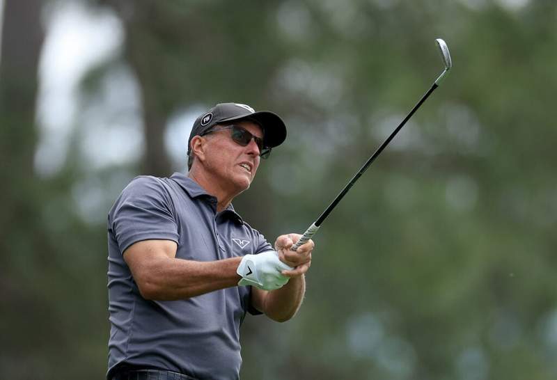 Phil Mickelson makes a complaint about Augusta National after watching day two of The Masters