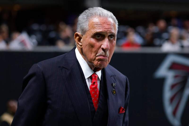 Tag in hand, future uncertain: Falcons’ big Kyle Pitts decision looms