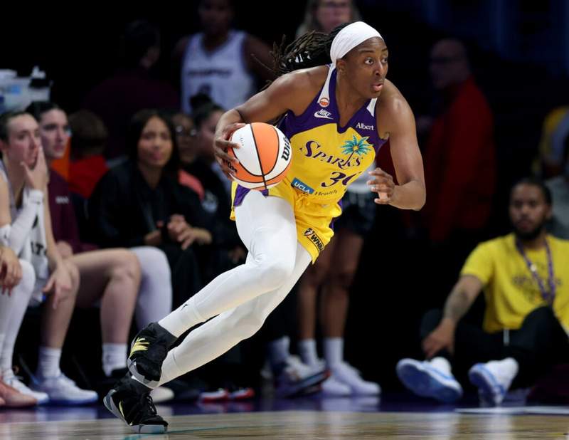 Nneka Ogwumike passes WNBA legend with latest career feat