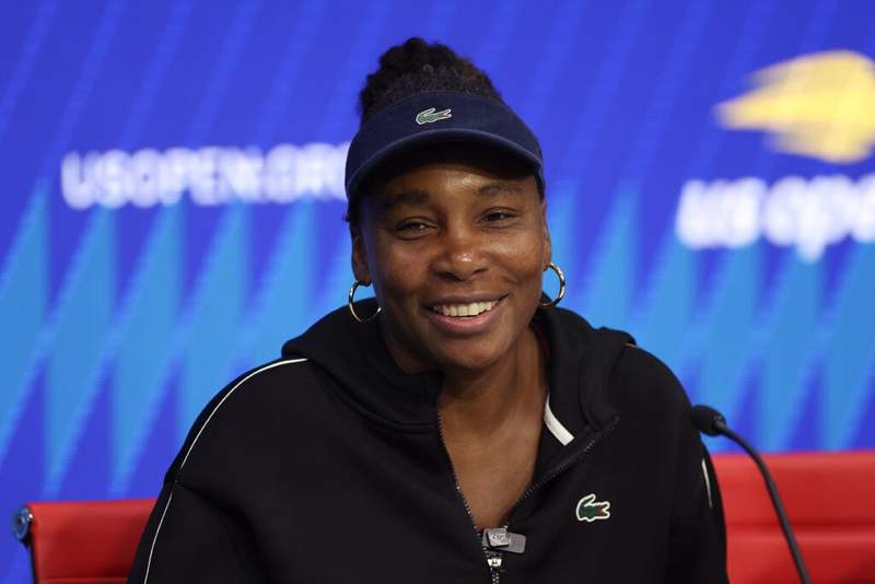Venus Williams reacts as Zarina Diyas announces retirement