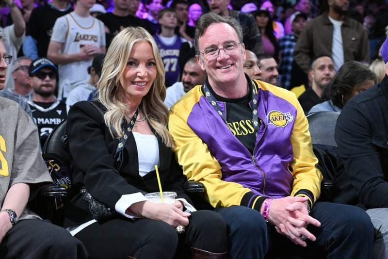Lakers fans are right to question Jeanie Buss after Mark Walter’s instant upgrades