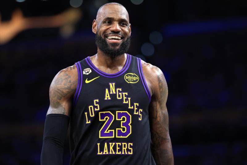 LeBron James breaches 12,000-assist mark, joins only three other NBA players