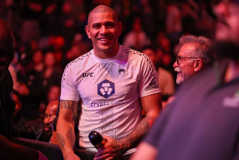 Heavyweight champion shares advice for Alex Pereira ahead of his title fight