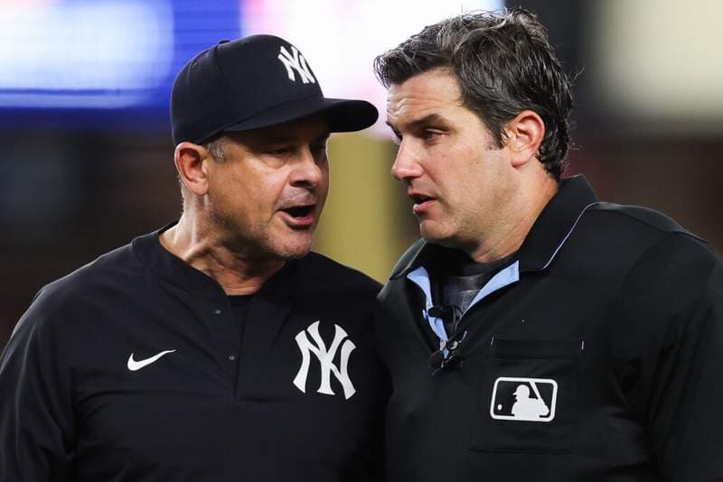 Aaron Boone called for Jake Bird with an arm flap and MLB fans loved it