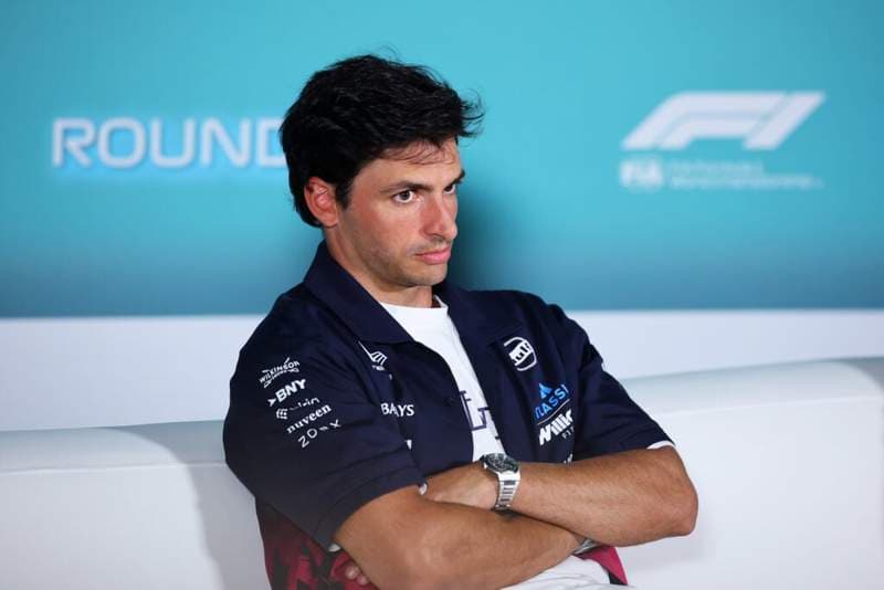 Carlos Sainz eyeing McLaren return after doubts grow over Williams move