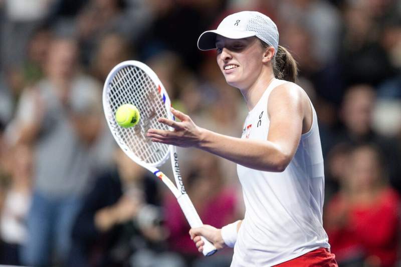 Iga Swiatek says she’s already made two big changes since hiring Francisco Roig as her coach