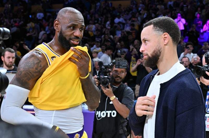 LeBron James drops emotional hint about his career after not facing Stephen Curry all season