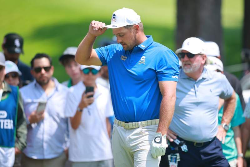 What Bryson DeChambeau was seen doing on day one in Mexico should seriously concern LIV Golf bosses