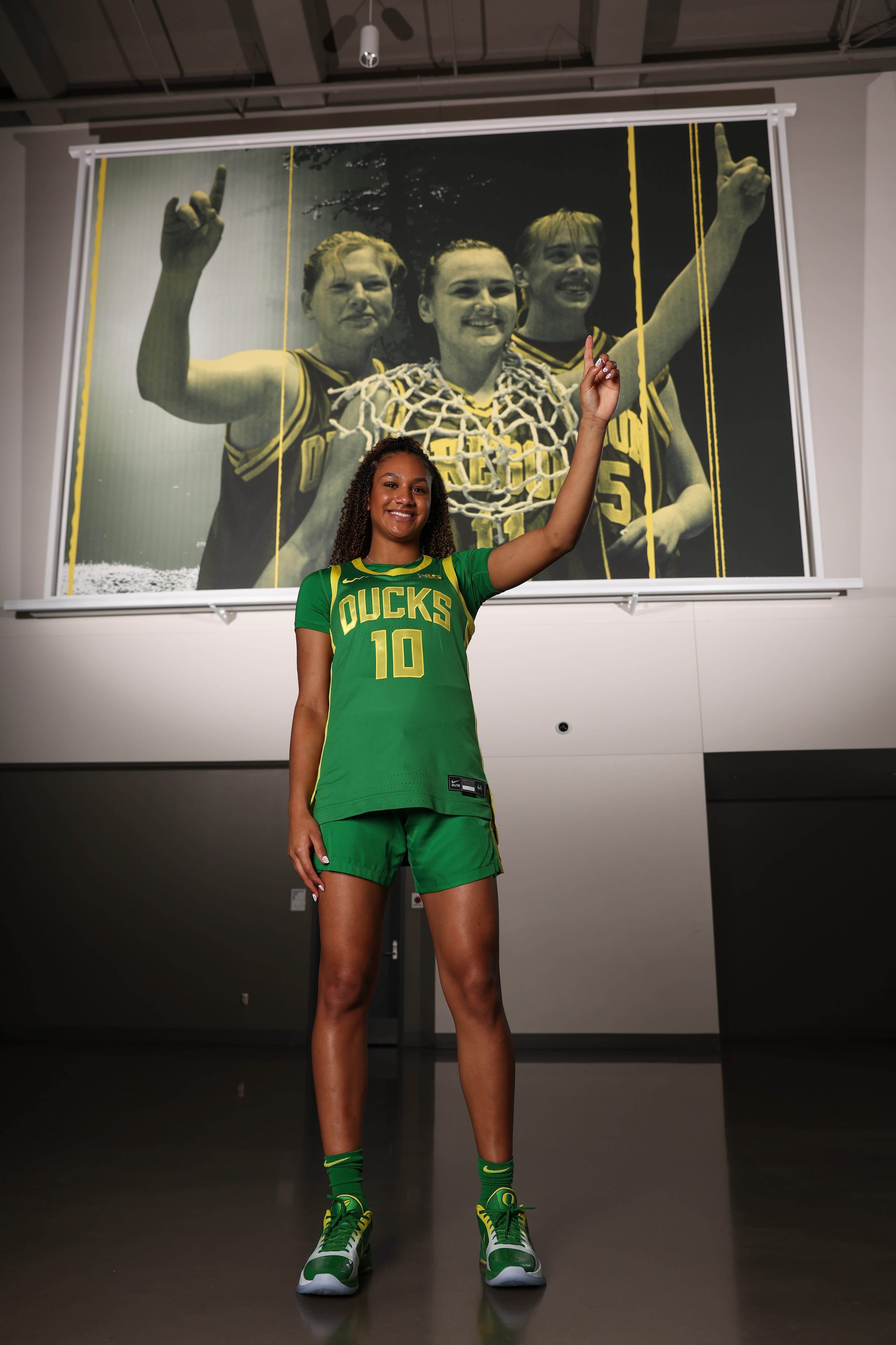 'It just felt right.' HSE's Holman follows in mother's footsteps to Oregon