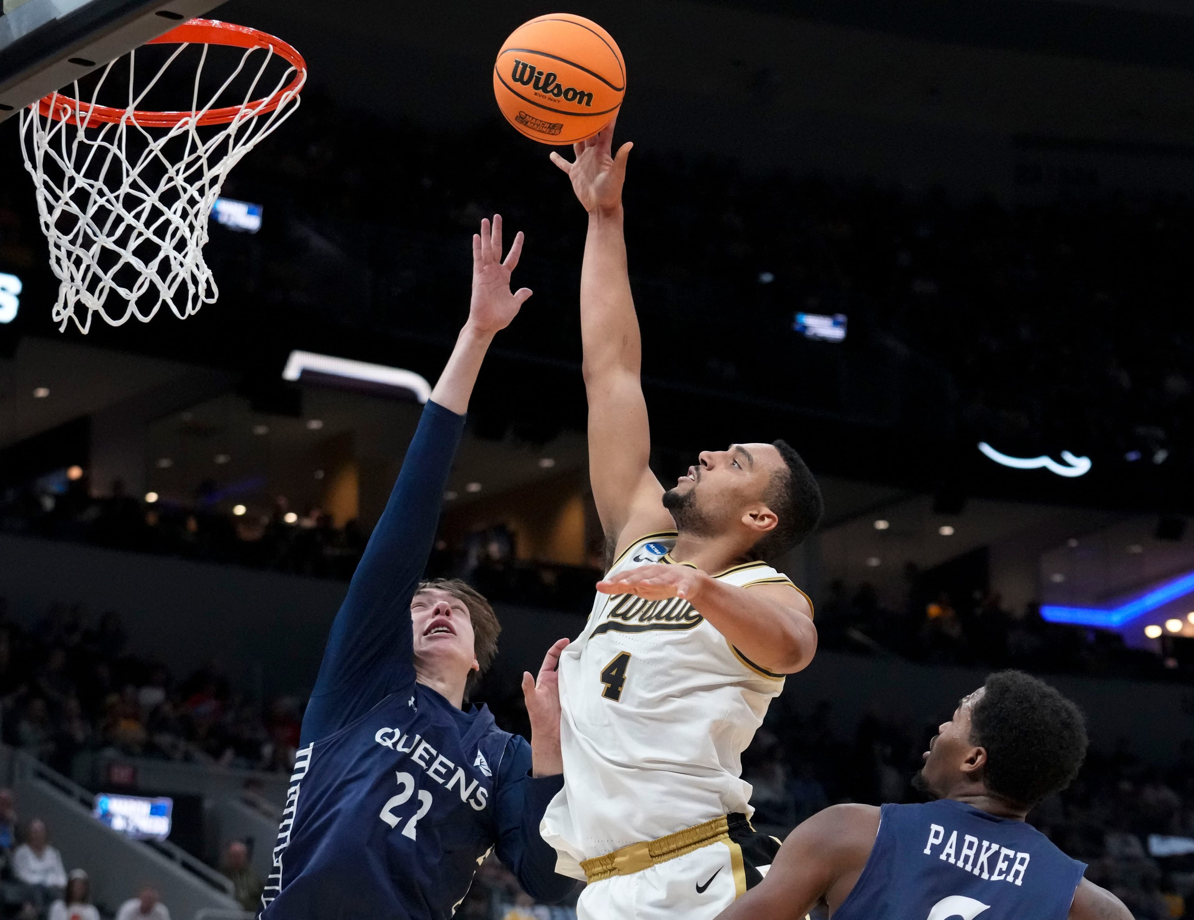 Braden Smith, Purdue basketball power past Queens in March Madness