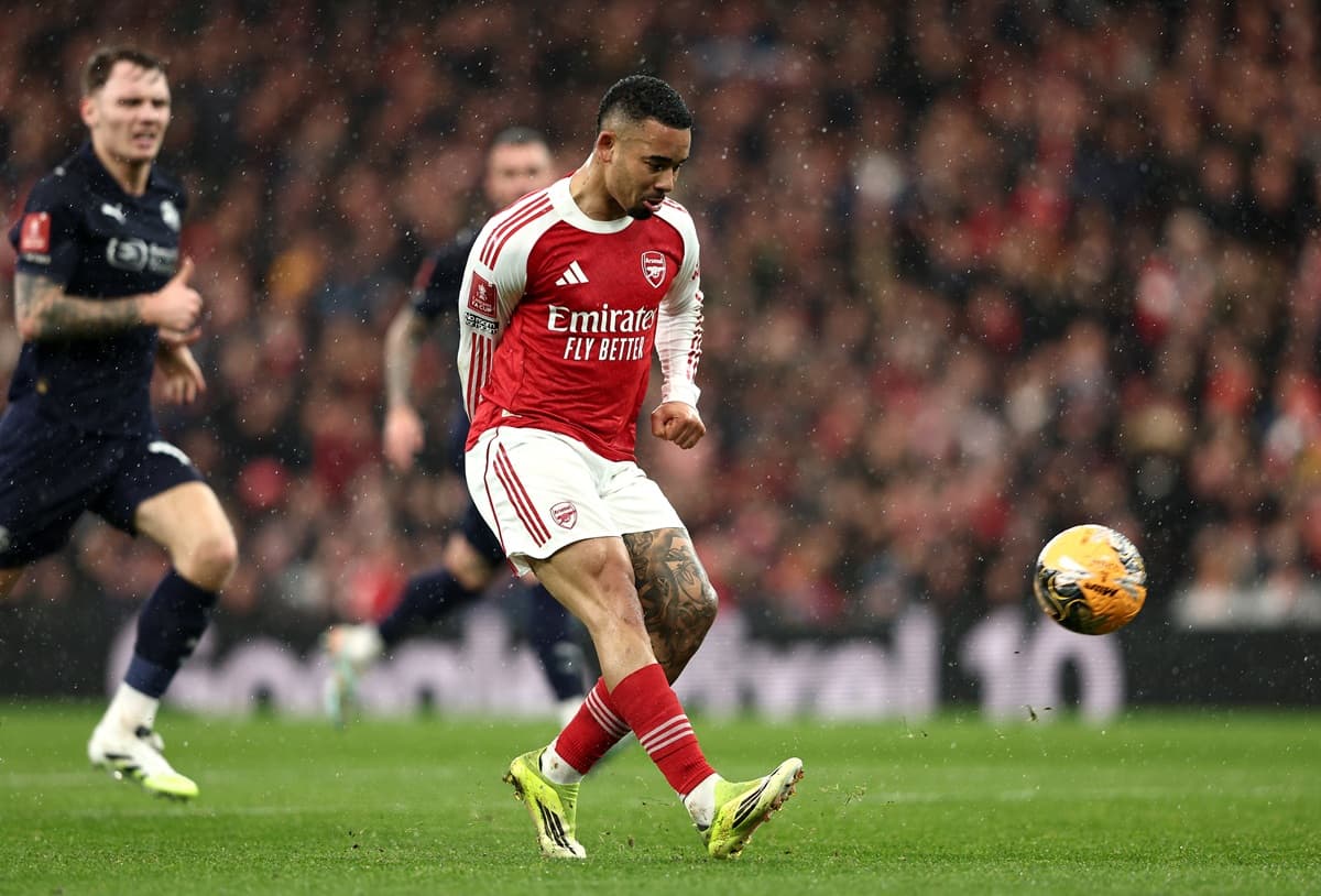 Arsenal star has prioritised staying despite contract running down