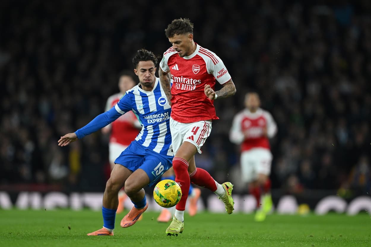 Arsenal star will hold internal talks over his future amidst Everton interest