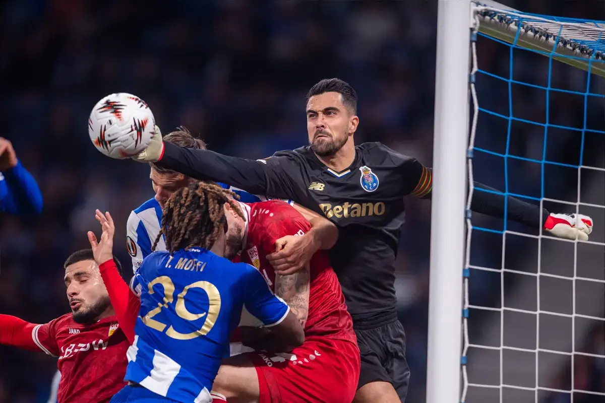 Jorge Mendes offers a new goalkeeper to Juventus