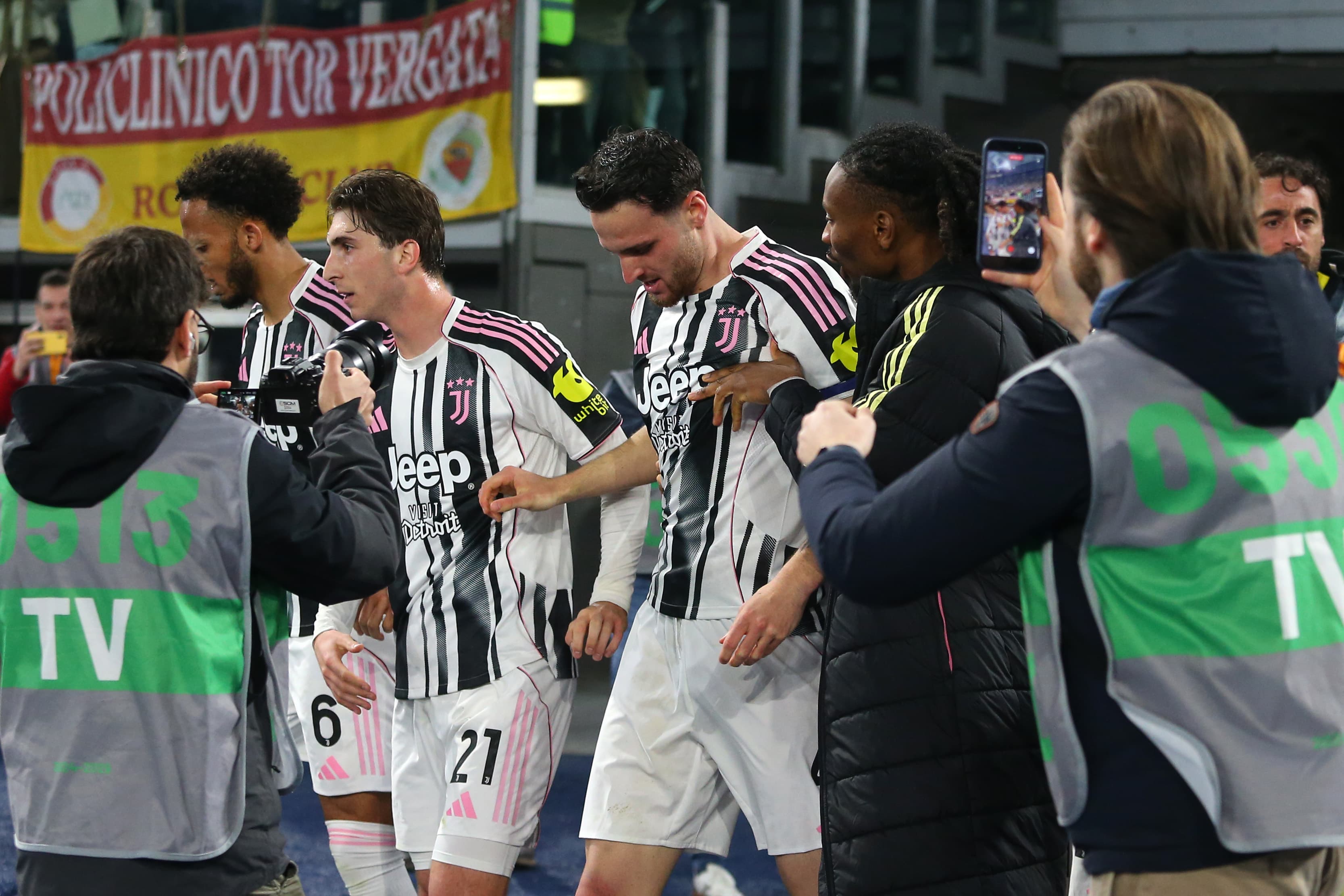 Albanese names 11 players who could leave Juventus this summer