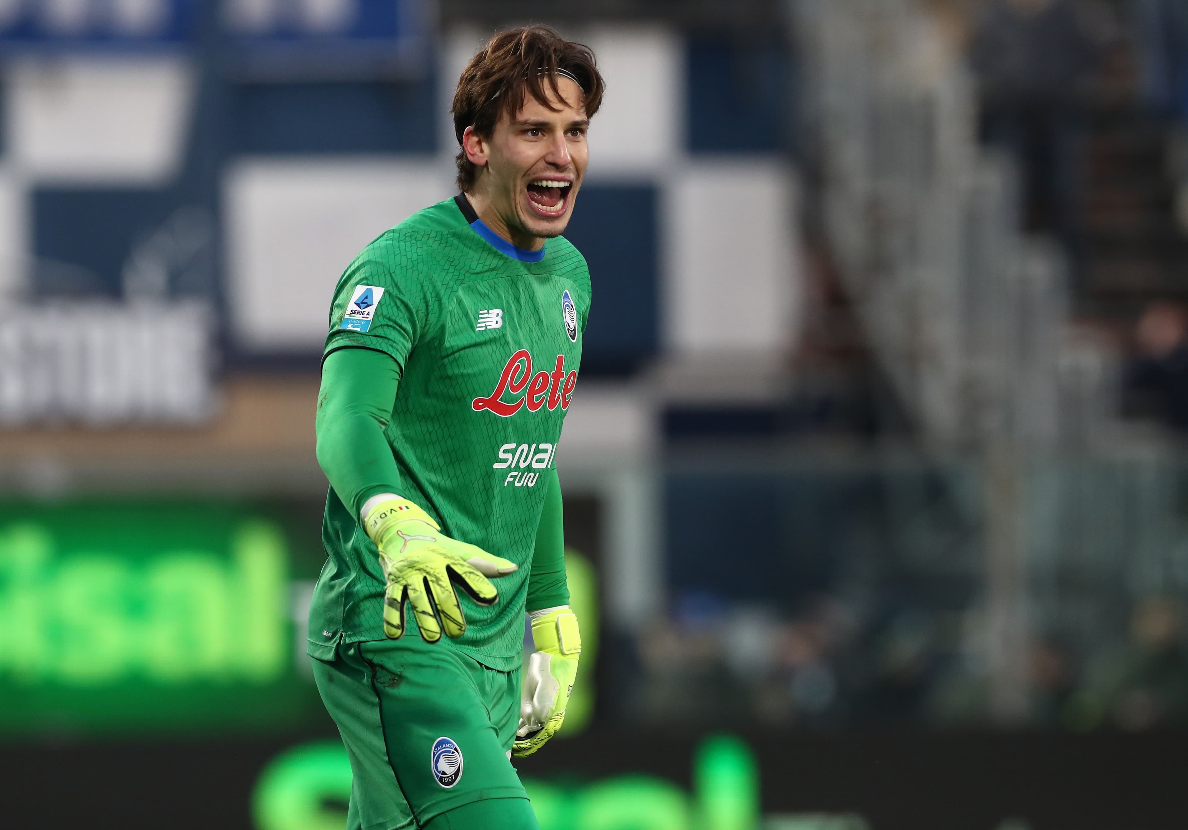 Journalist chooses between Alisson and Carnesecchi for next Juventus goalkeeper