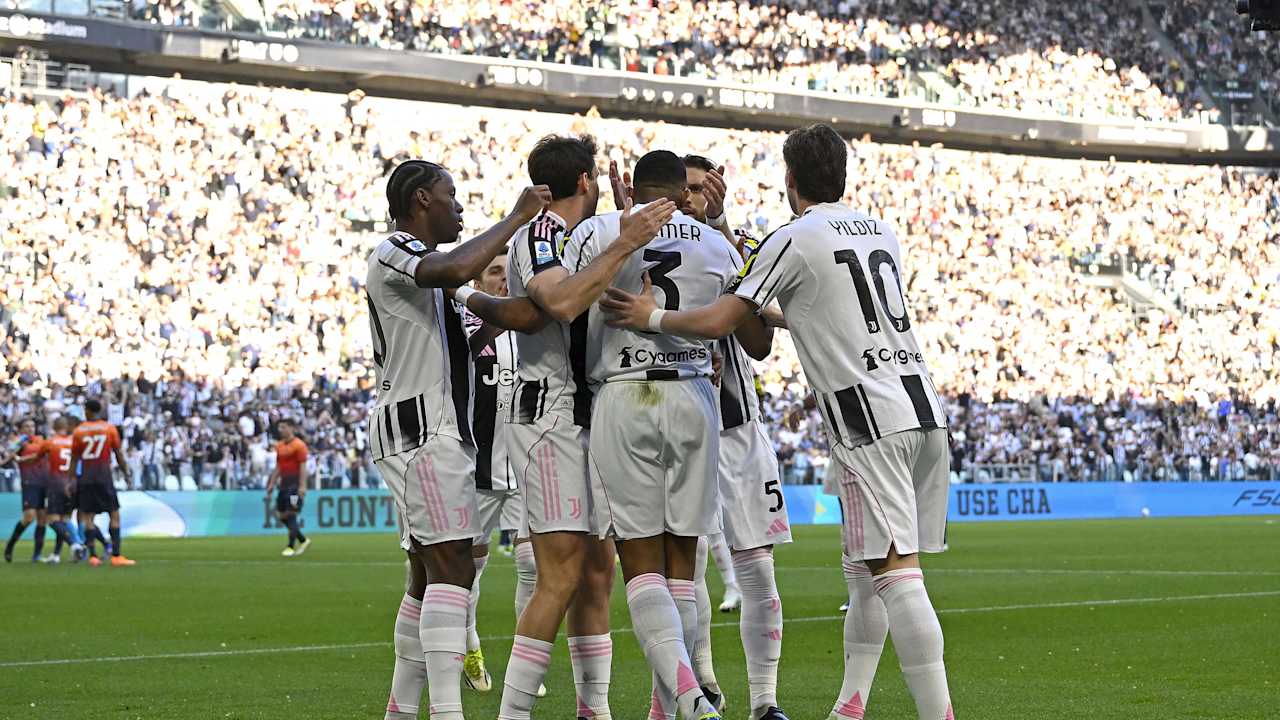 First-half goals help Bianconeri past Genoa