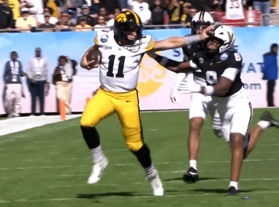 Mark Gronowski signs undrafted free agent contract with the Dolphins