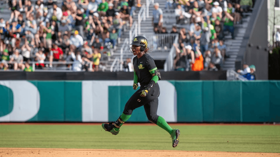 Oregon senior earns National Player of the Week honors