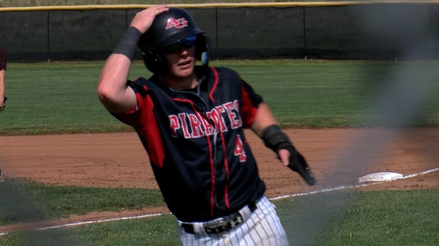 Pirates sweep double header to remain undefeated