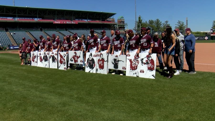 Gamecocks spoil Bears Senior Day; clinch critical series
