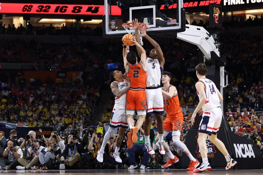 Illinois falls to UConn in Final Four after shooting struggles