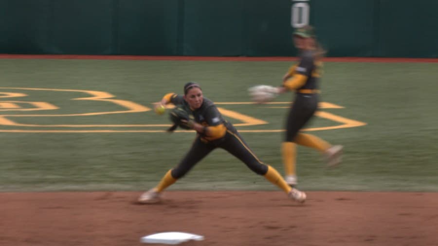 Baylor Uses Big Sixth Inning to Defeat Houston 7-2