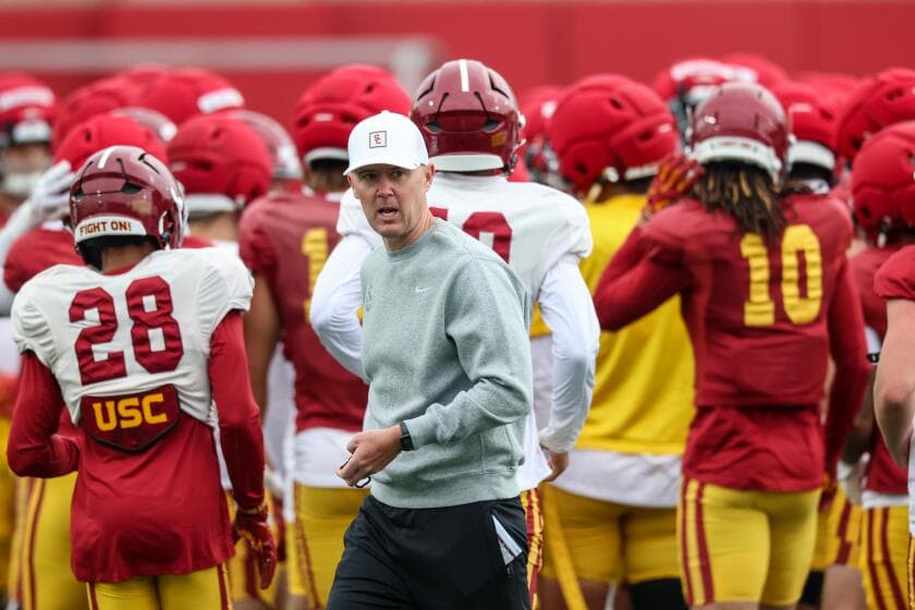 USC football focuses on accountability, fine details during spring practice