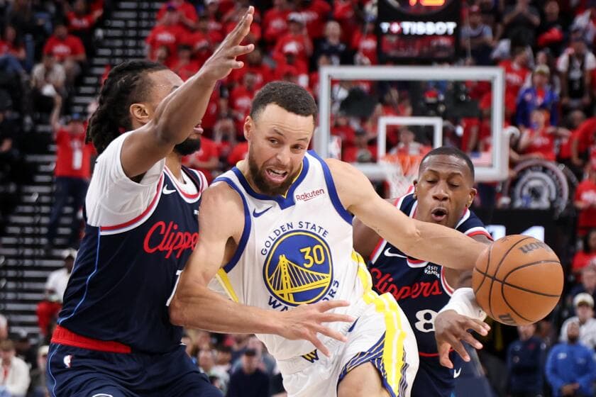 Too much Steph Curry as Clippers' season comes to end with play-in loss to Warriors