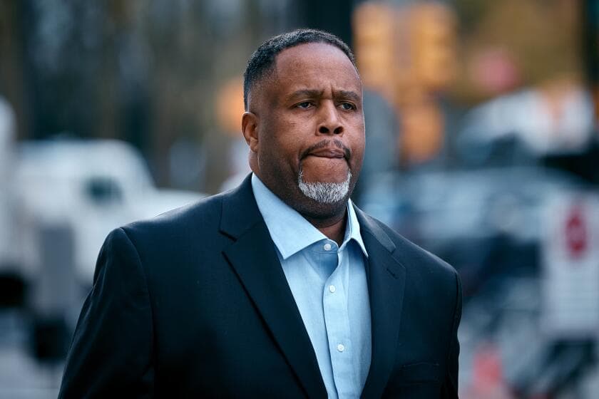 Ex-Lakers assistant Damon Jones pleads guilty in federal gambling probe