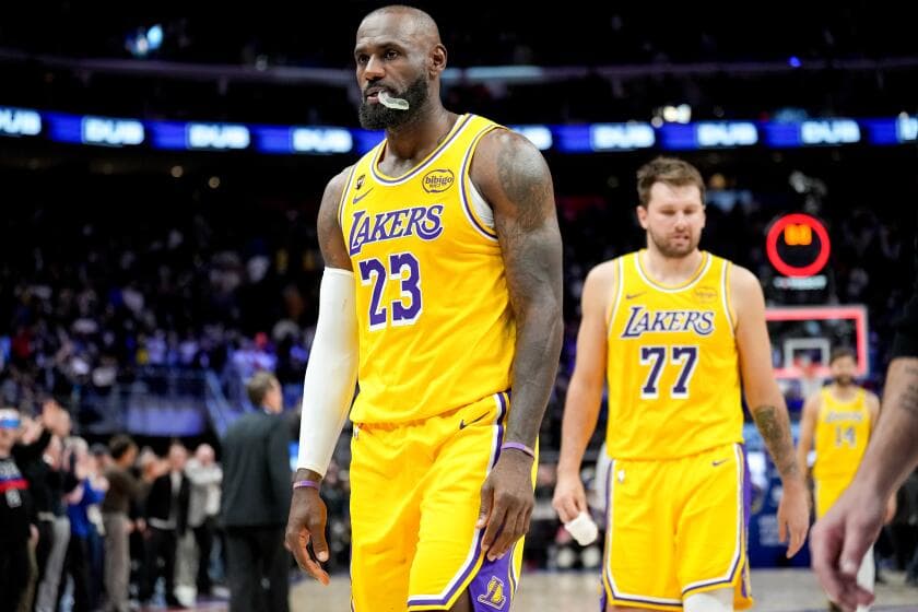 Lakers fade in final seconds against Pistons as nine-game win streak ends