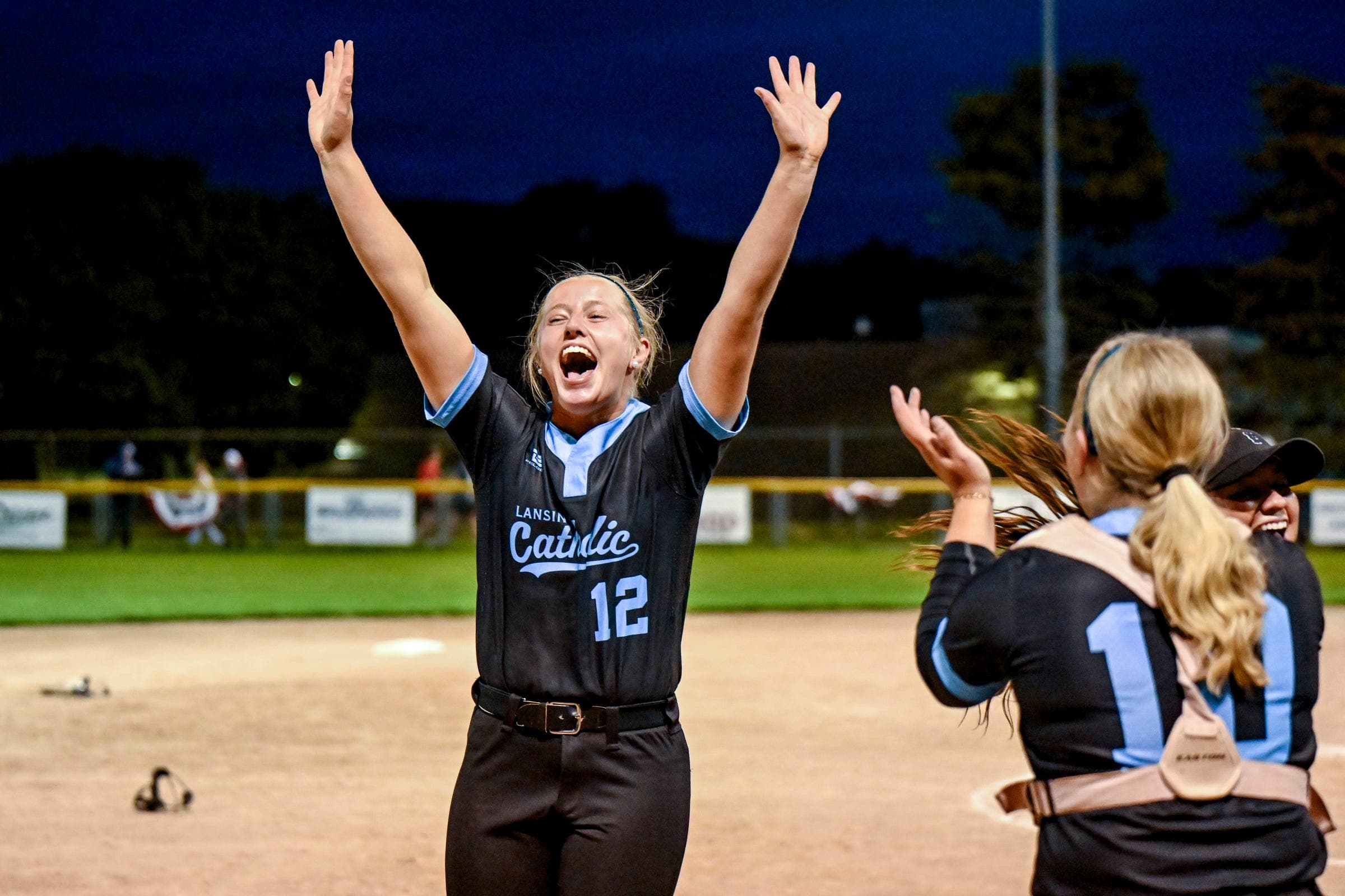Classic repeat: Lansing Catholic fends off Grand Ledge to win Softball Classic