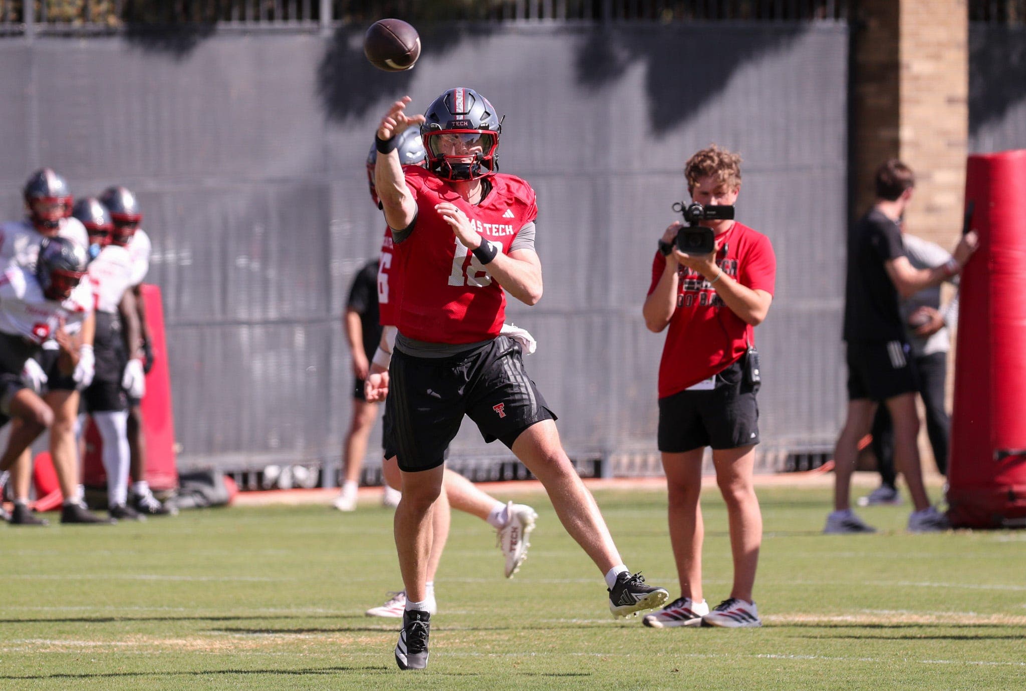 Who leads in battle for Texas Tech football No. 2 QB?