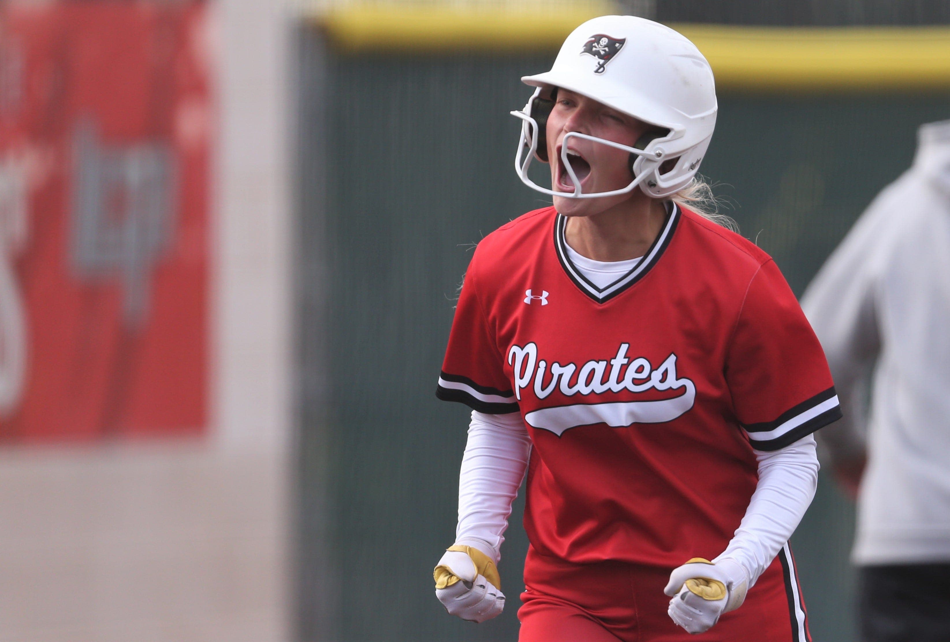 Lubbock-Cooper softball chasing district title in 1st year under Rhodes