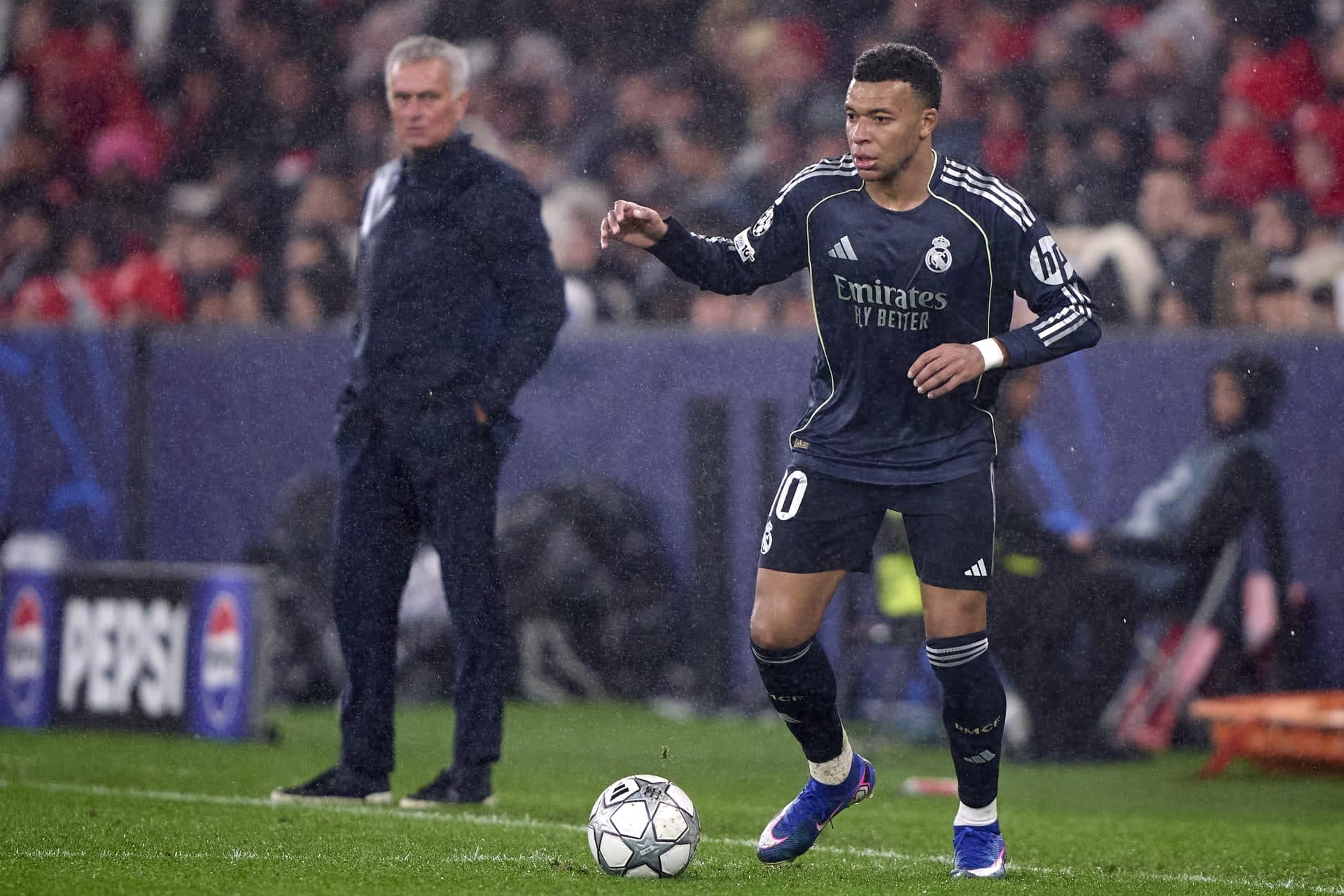Real Madrid megastar highly unlikely to play in El Clasico – report