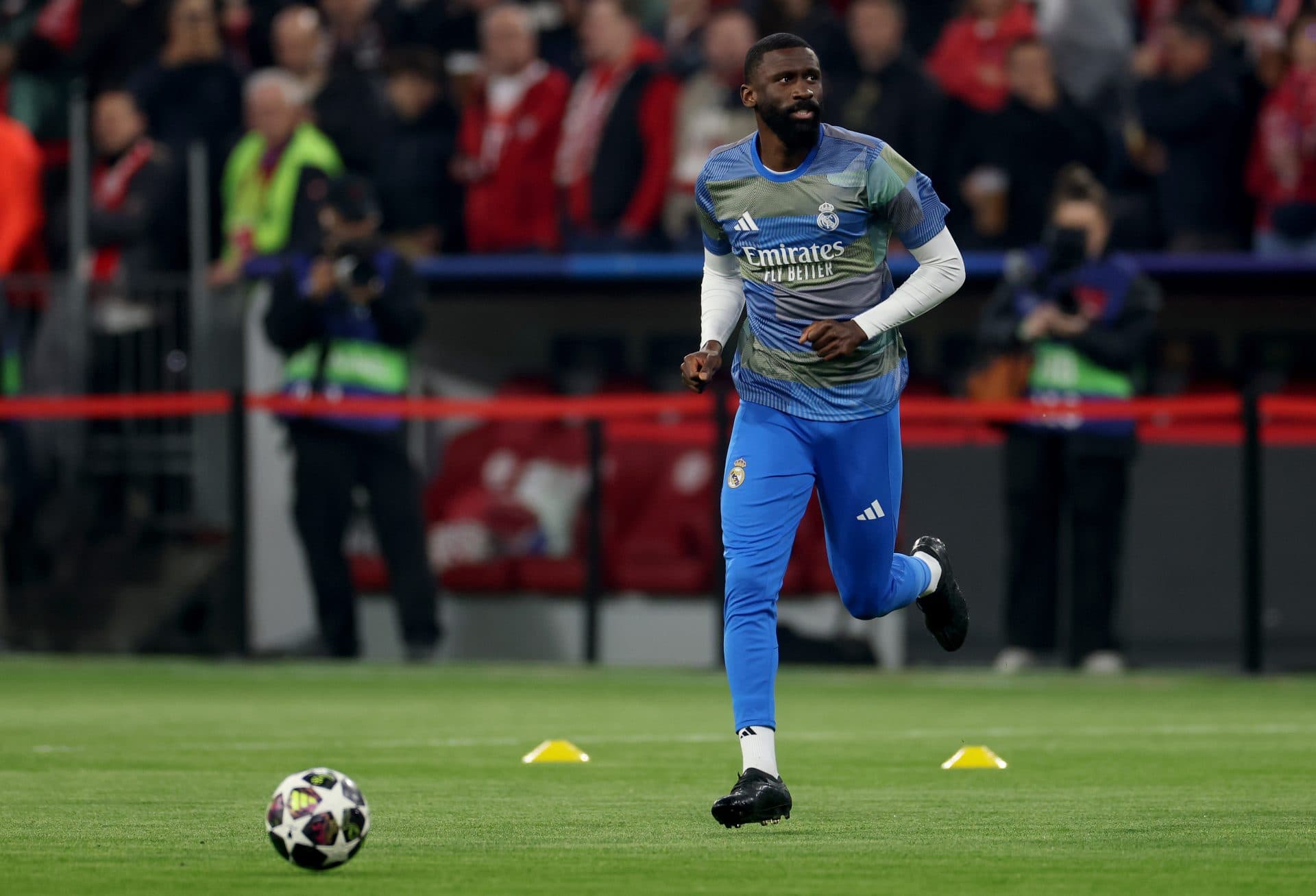 Real Madrid offer one-year extension to defensive leader