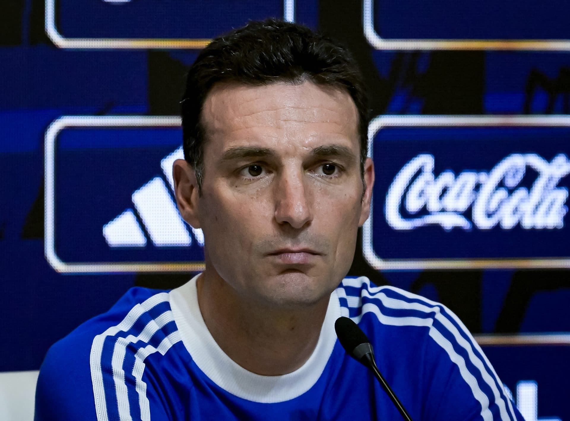 Real Madrid make direct contact with World Cup-winning manager – report