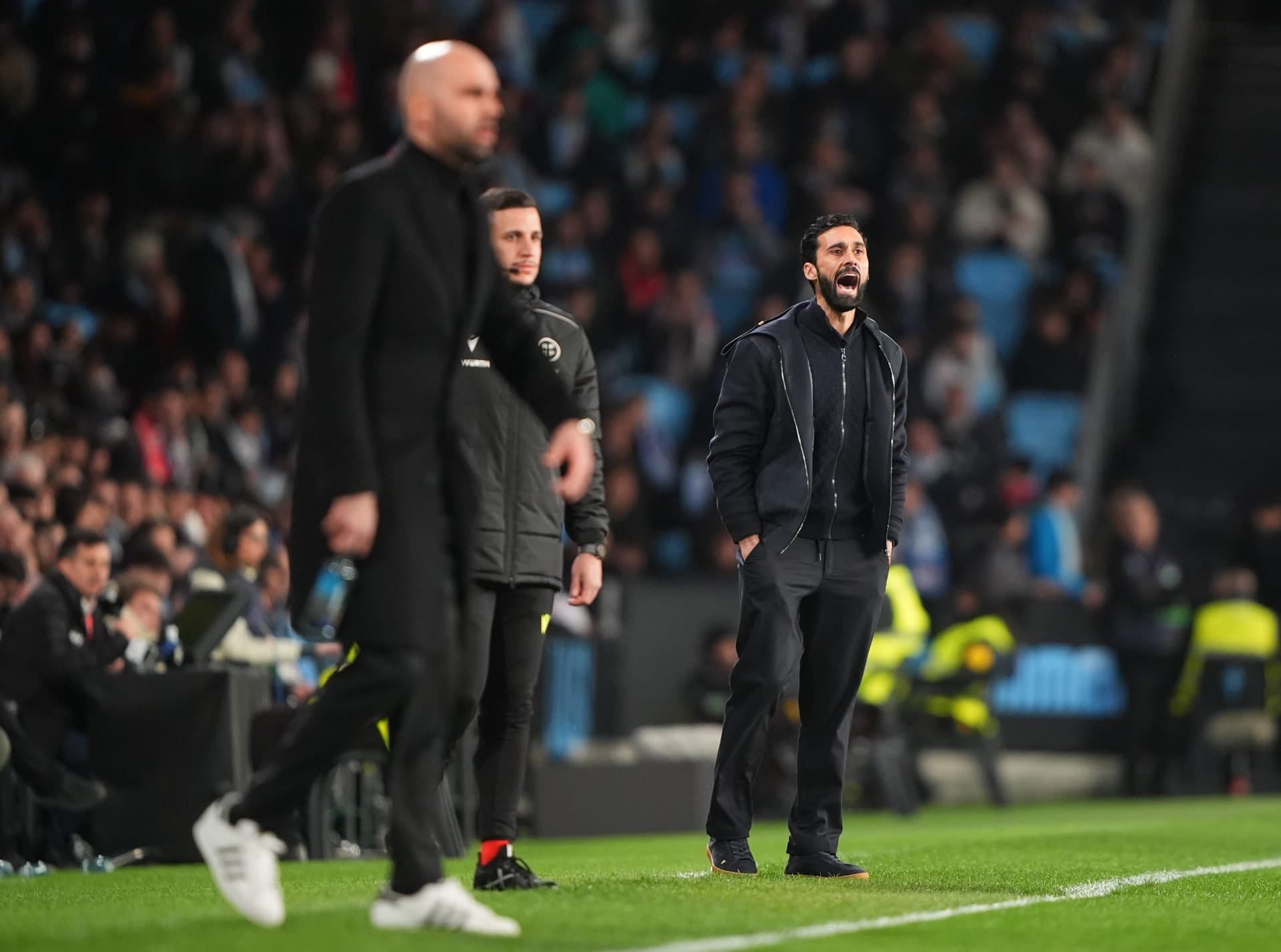 Galactica's Blunders Drive LA Liga Fans Wild as Team Seeks Ligue 1 Title!