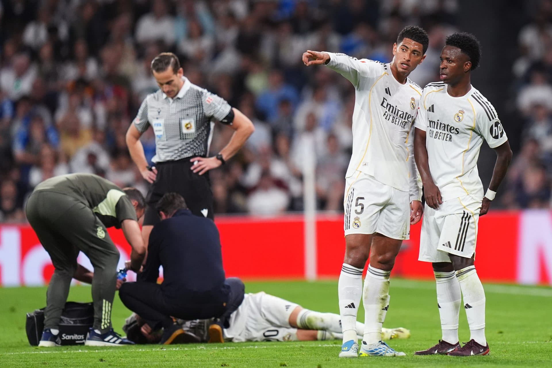 Watch: Sparks fly between Real Madrid megastars during Bayern Munich defeat