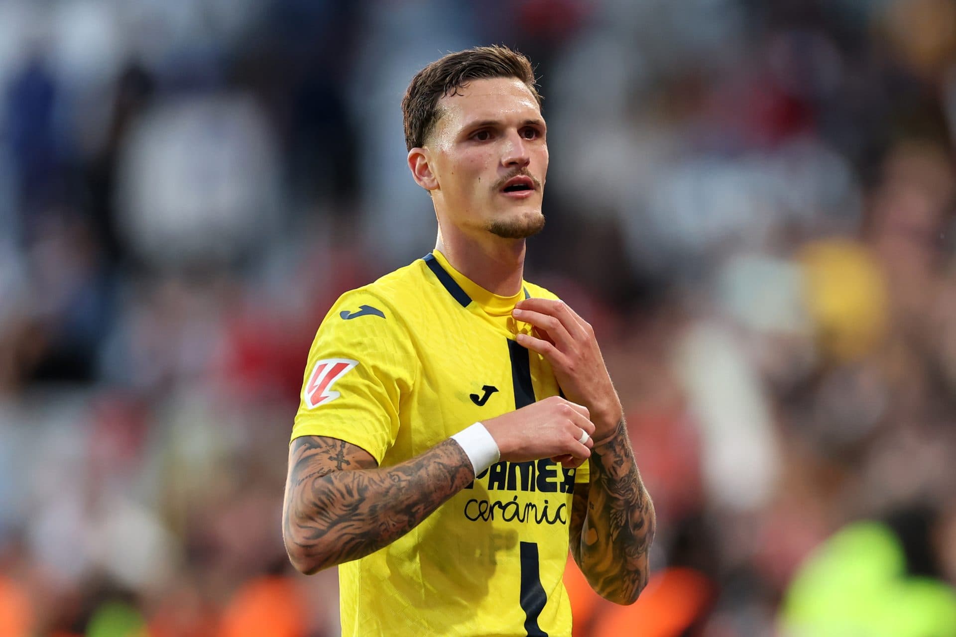 Real Madrid keeping close watch on former defender with €25m buyback clause amid growing defensive woes