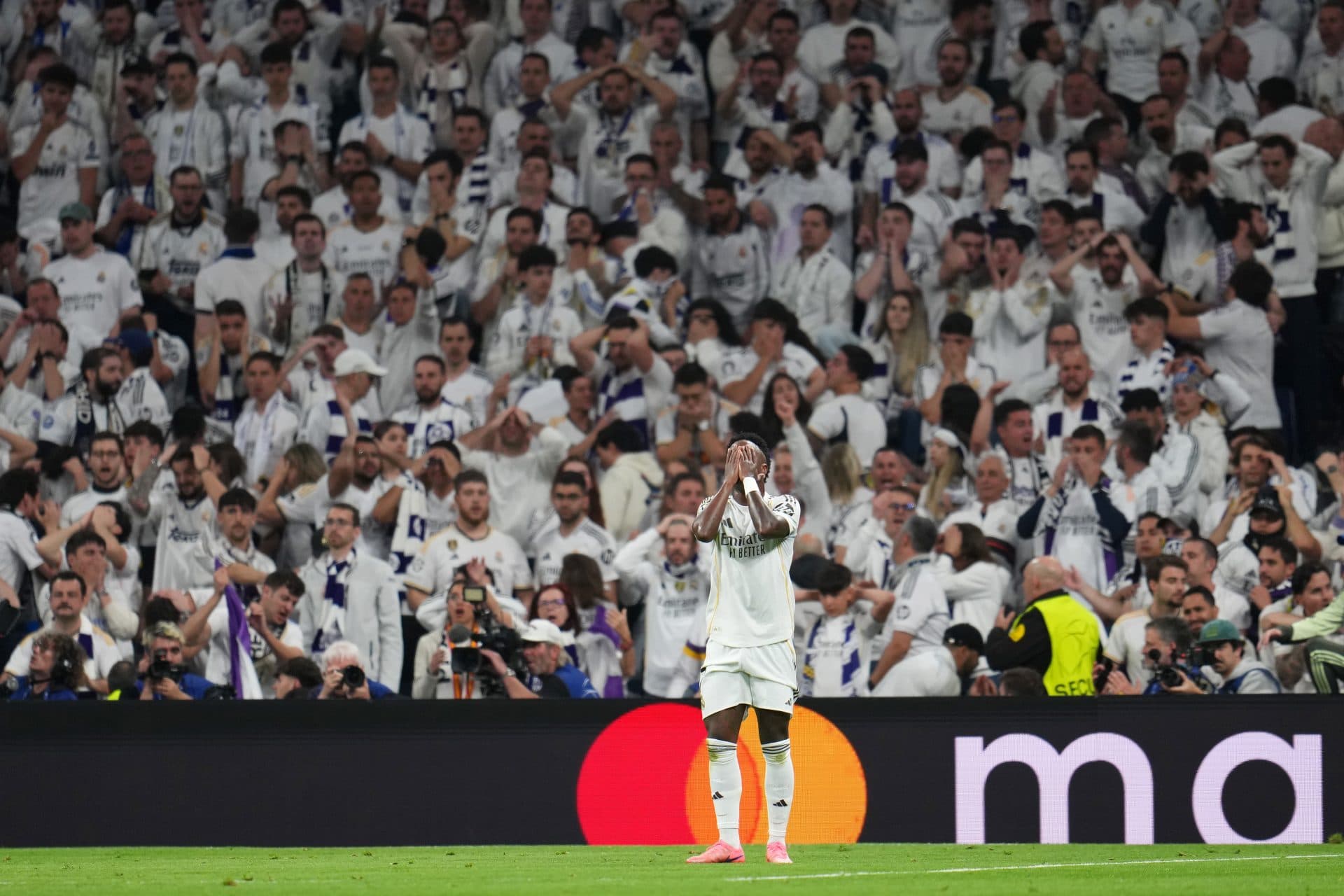 Real Madrid superstar faces Bernabeu backlash after frustrating night against Bayern