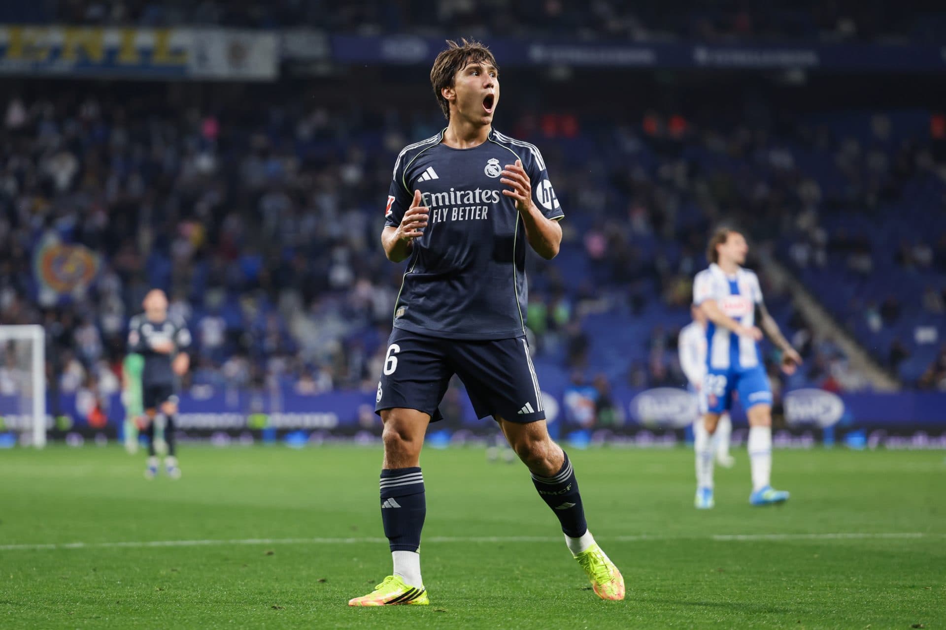 Borussia Dortmund pushing to sign Real Madrid forward; discussions with his agent already underway