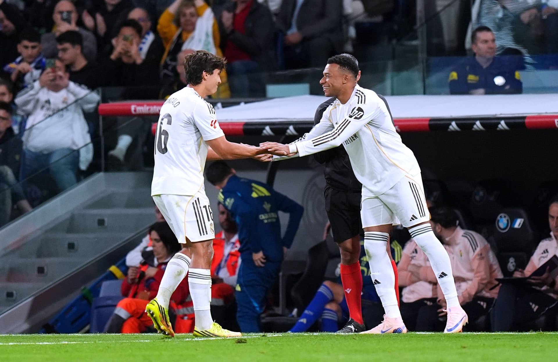 Video: Bernabeu turns brutally against Real Madrid forward with historic boos as his mother watches