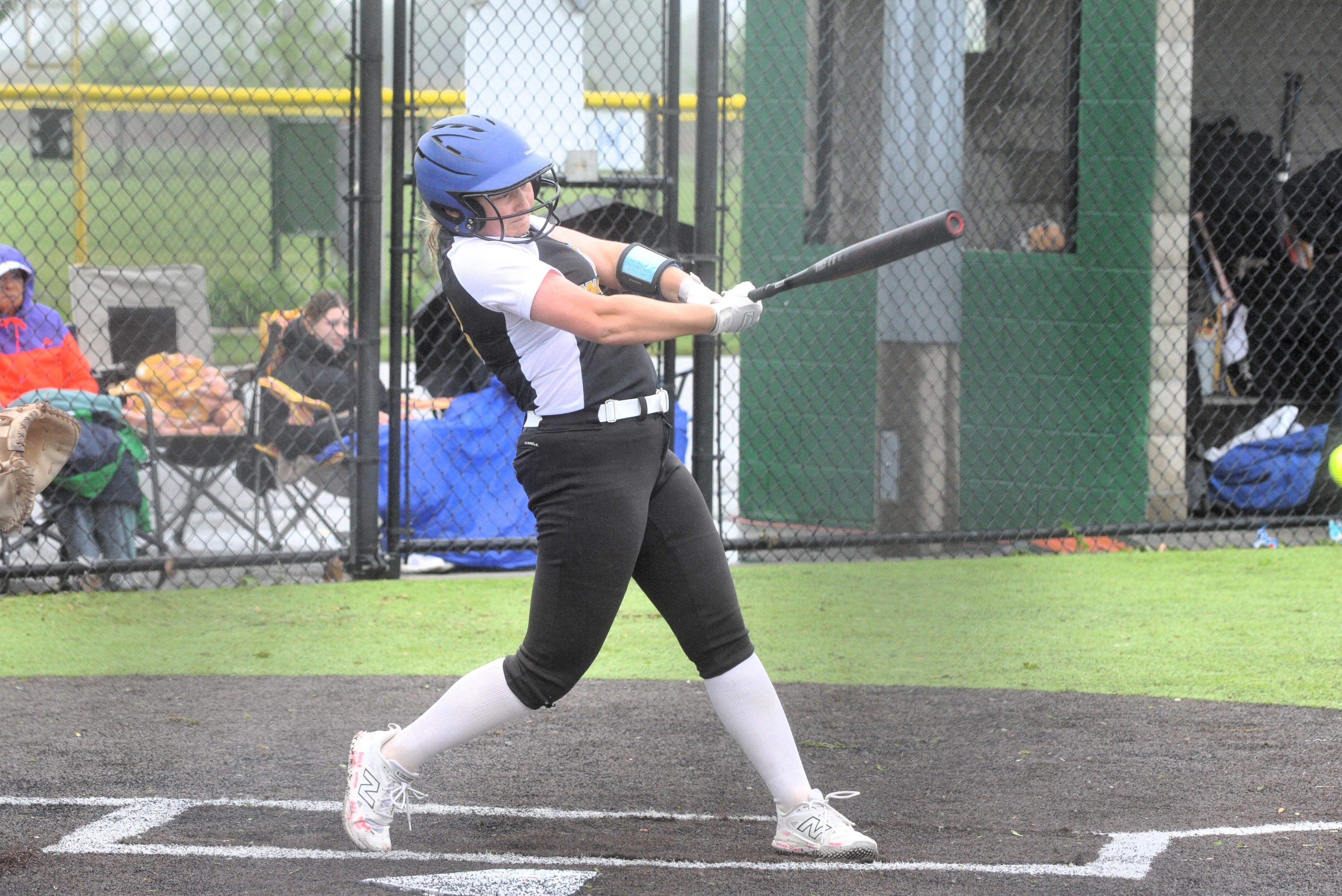 Seventh inning surge powers Ontario to first district title since 2023