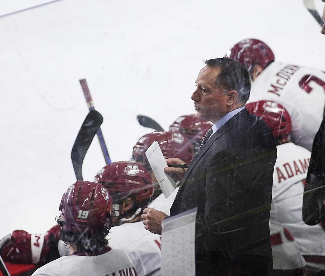 UMass Men’s Hockey Streaks Towards Quarterfinals With Thrilling 3-2 Victory Over Northeastern!