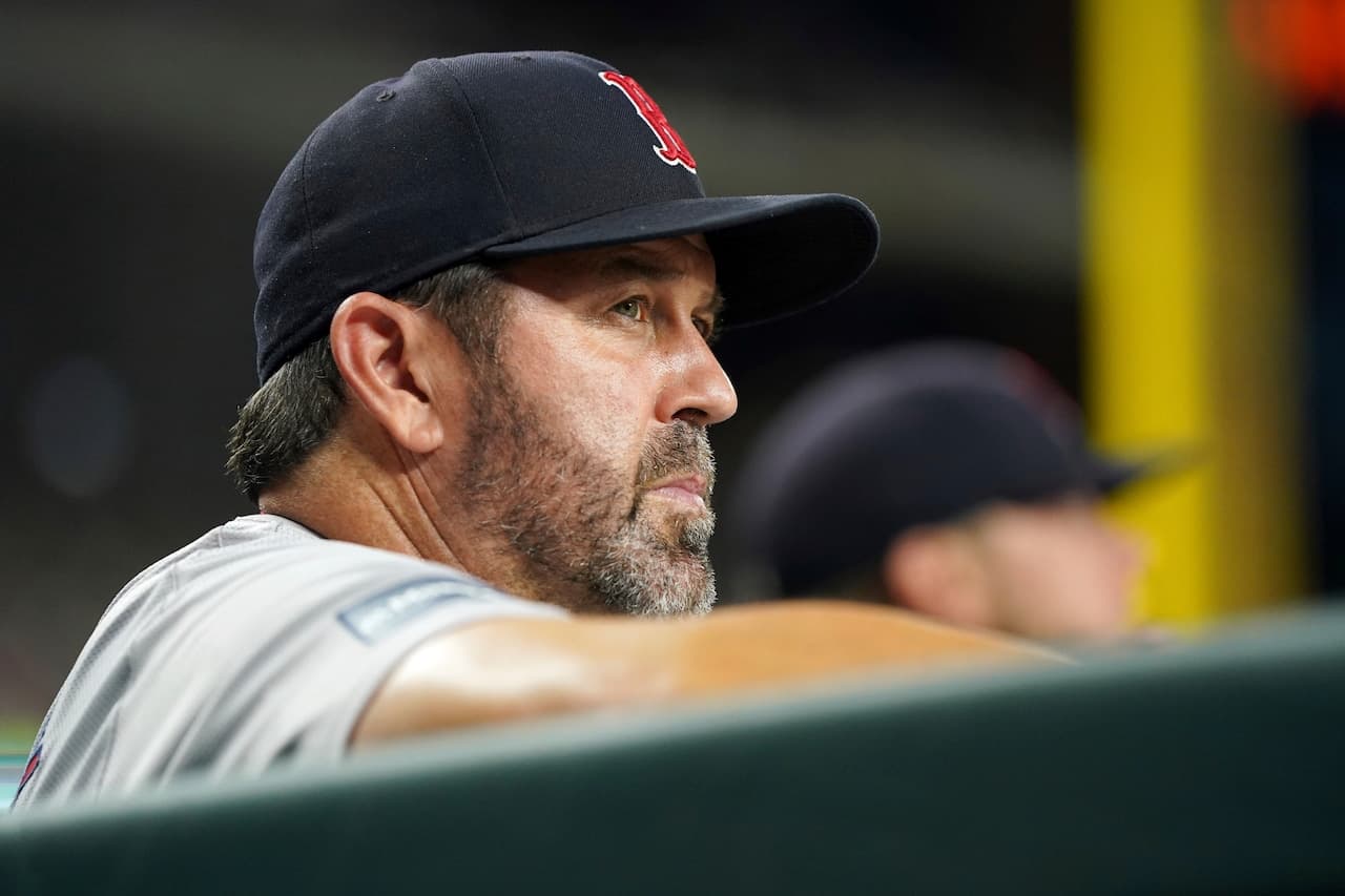 Jason Varitek has an ‘an open invitation’ to remain with Boston Red Sox