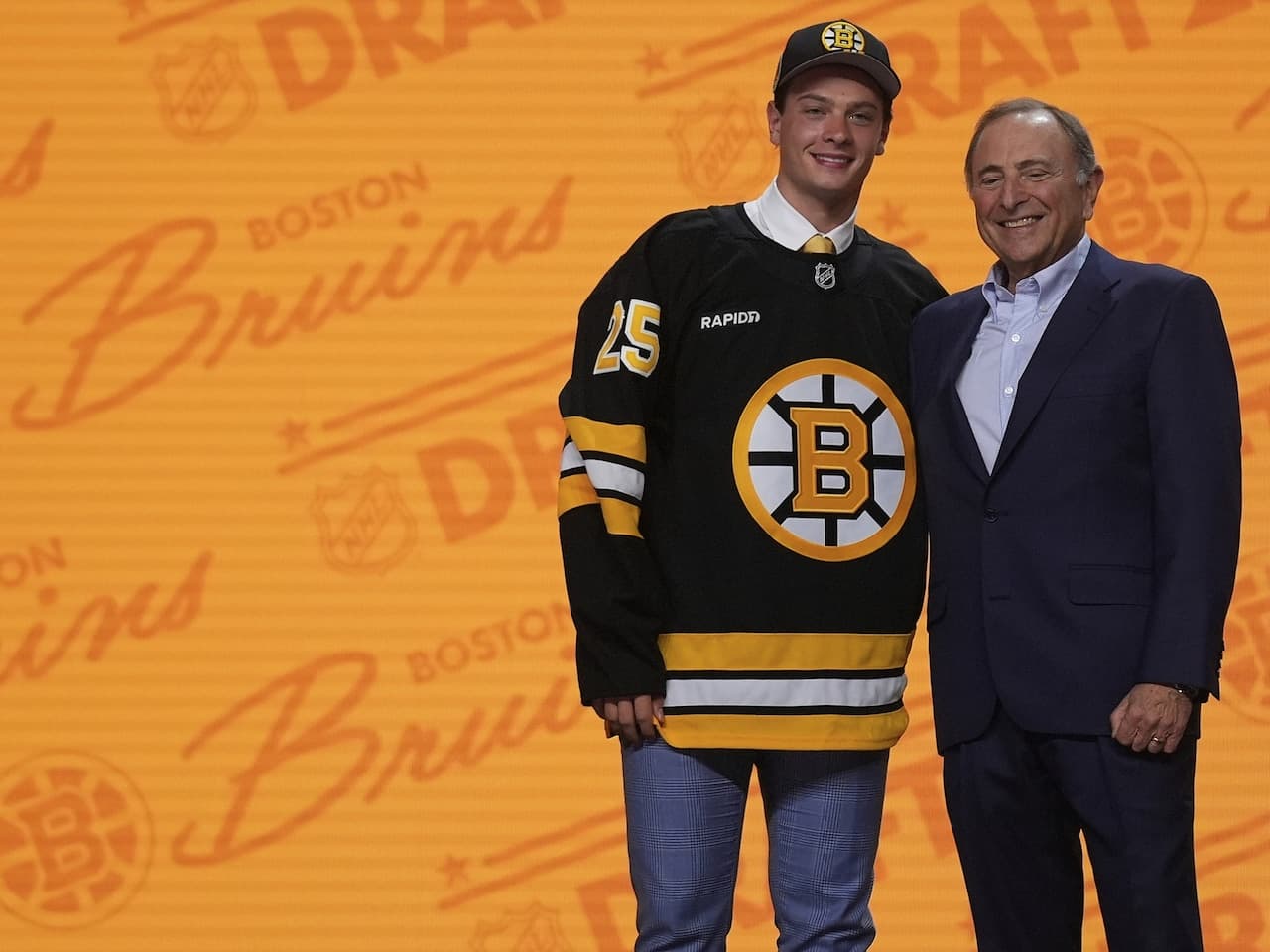 Bruins’ prospect James Hagens hasn’t signed yet - What might that mean?