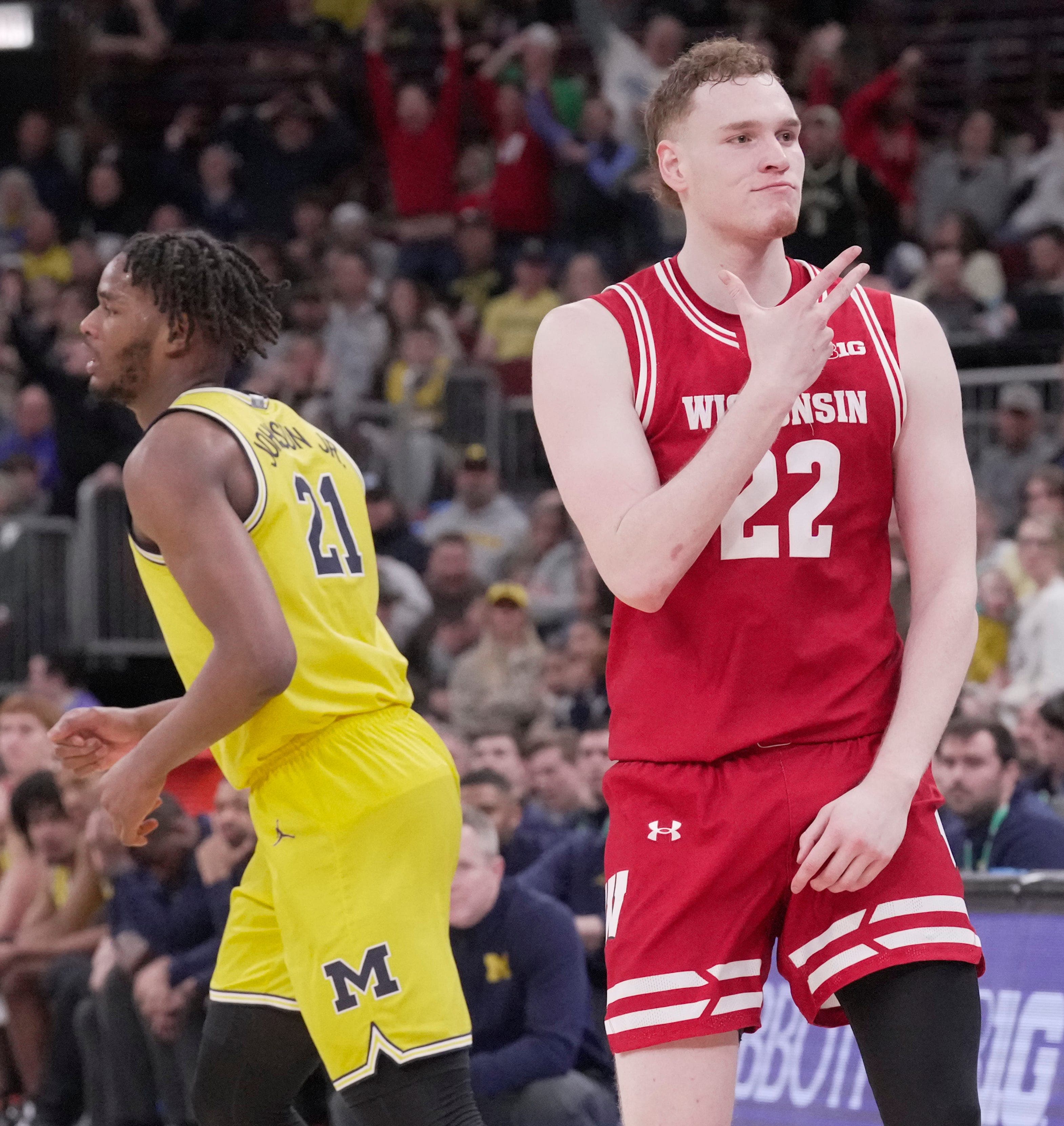 Wisconsin forward Austin Rapp reaffirms plans to return to Badgers in 2026-27