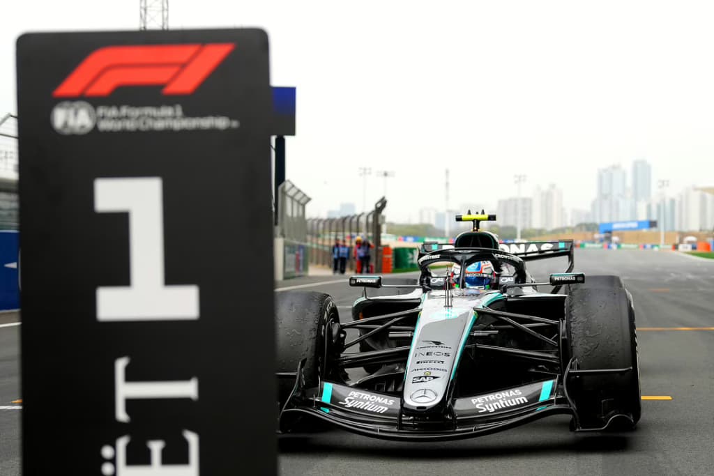 Kimi Antonelli Admits Lewis Hamilton and Max Verstappen Have Stopped Helping Him